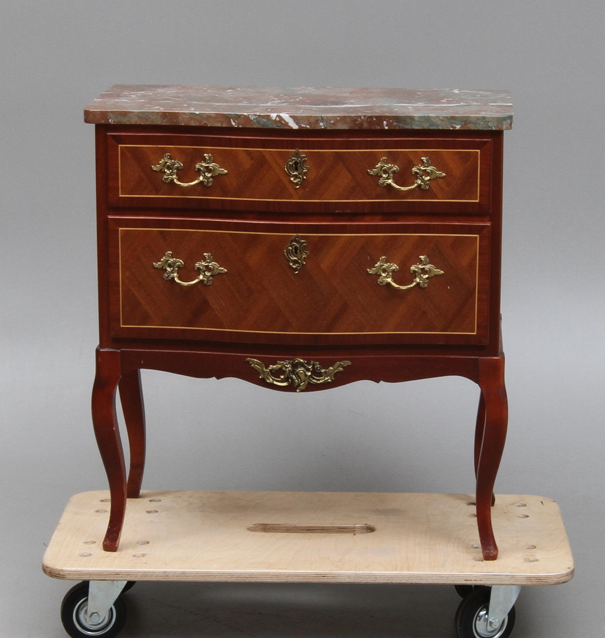 BYRÅ, med stenskiva, Louis XVI-stil, 1900-tal.