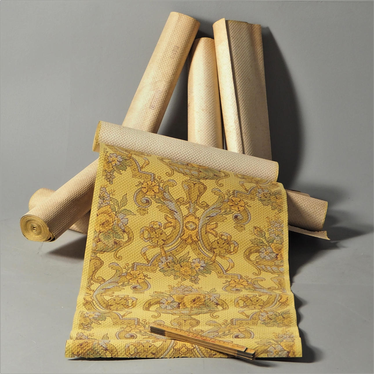 TAPETER, 9 rullar, sekelskifte.