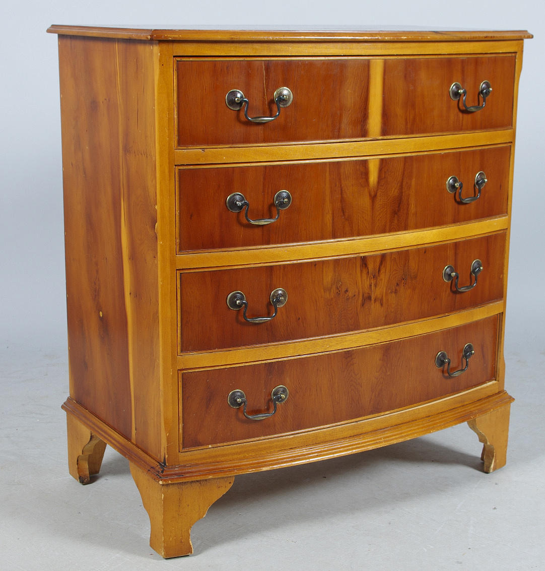 BYRÅ, 4-lådig, idegran, engelsk stil.