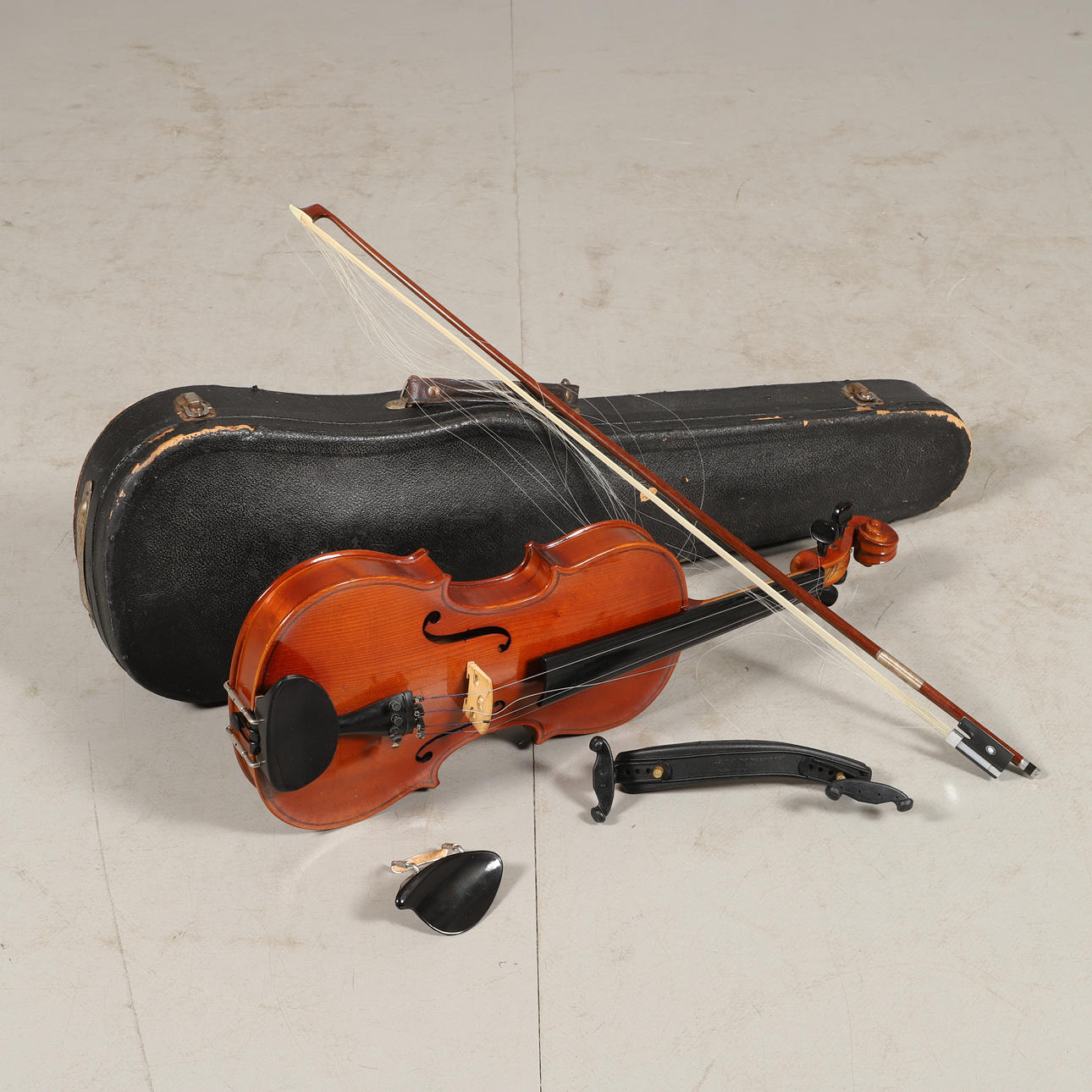 VIOLIN WITH STRING, copy after Stradivarius, Hsinghai.