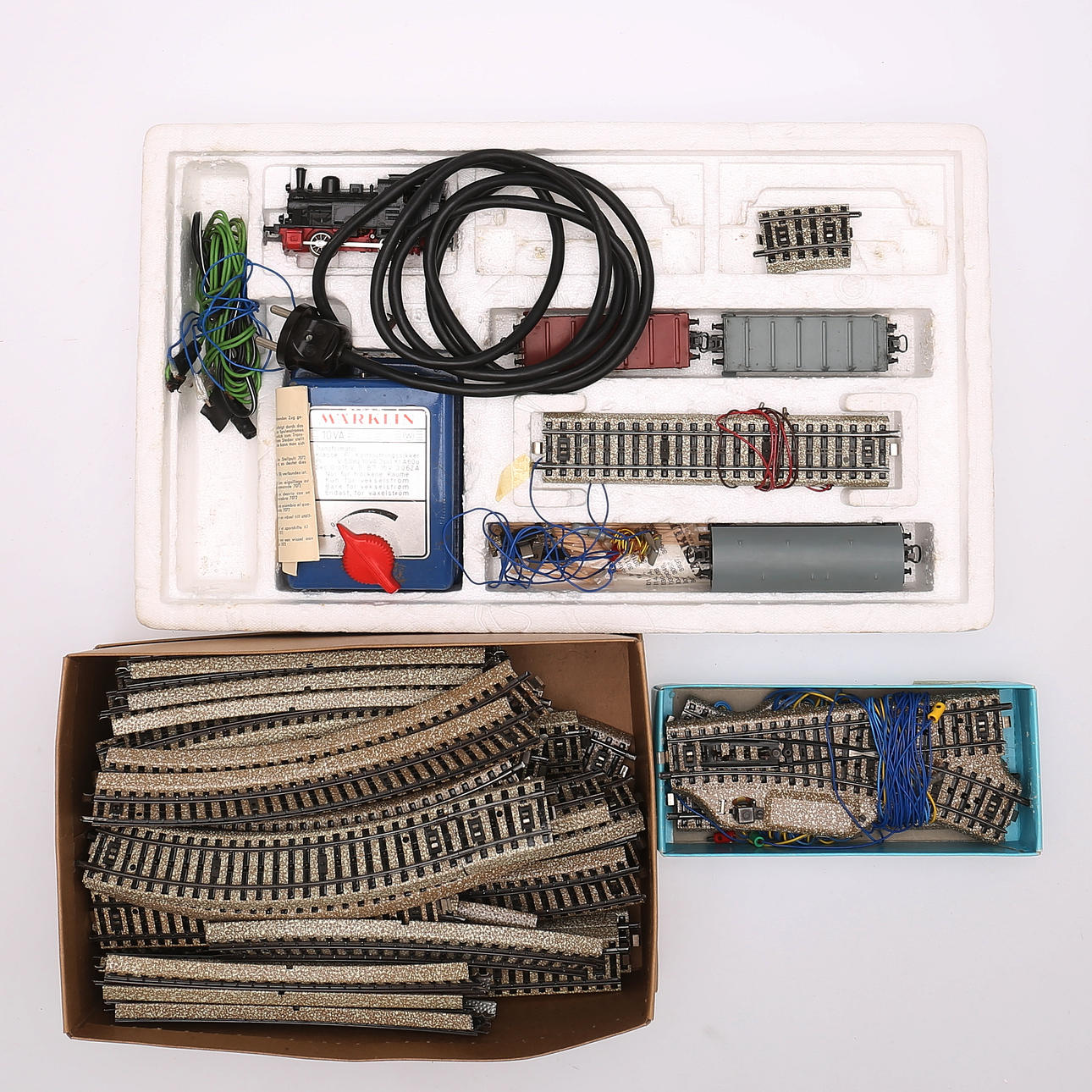 MÄRKLIN 2915, model railway with extra rails.