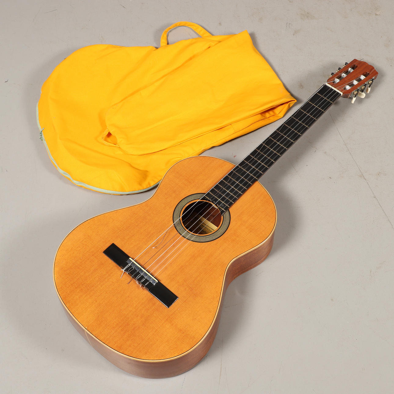 GITARRE, Guitarras de Artesania, Alhambra, Spanien.