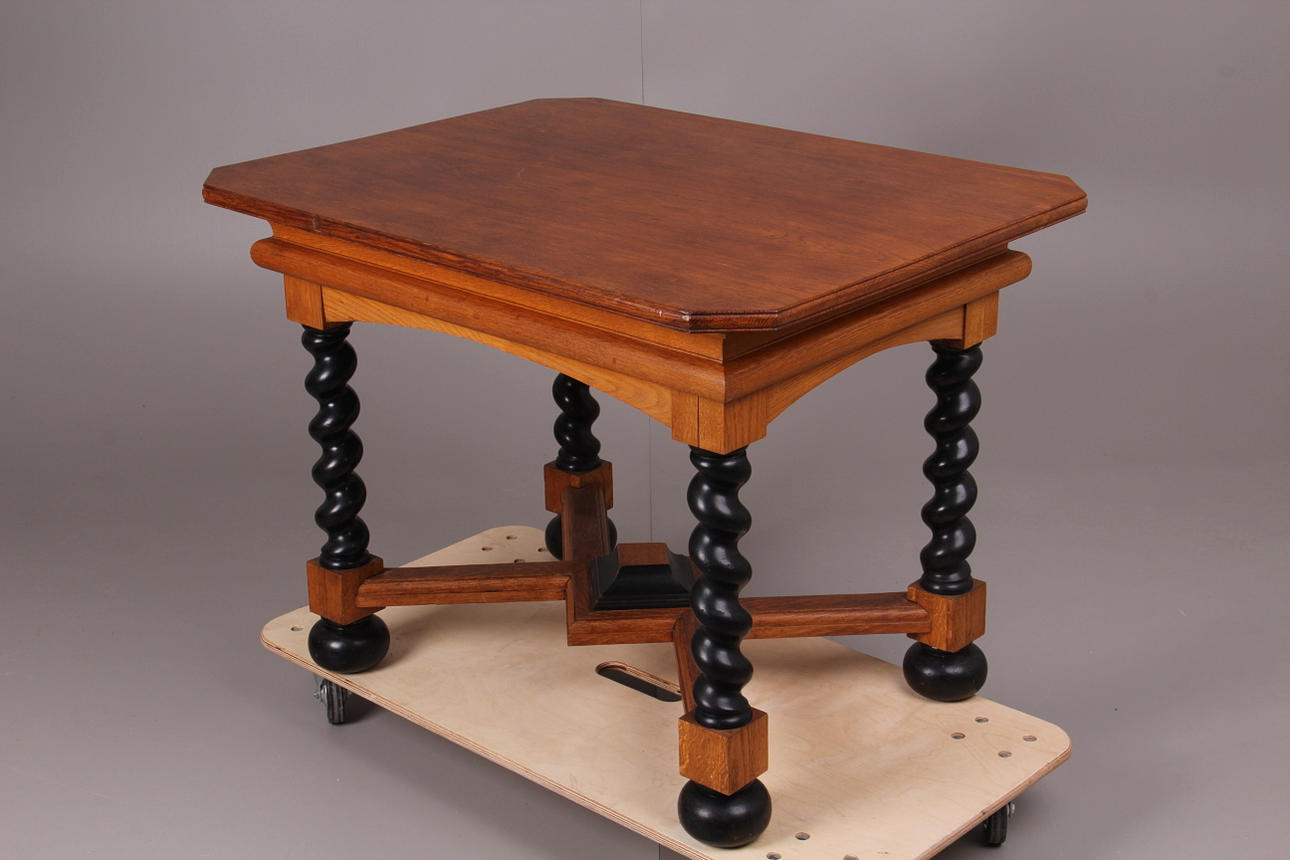 BORD, Barockstil, Carl Johansons Möbleringsaffär, Stockholm.