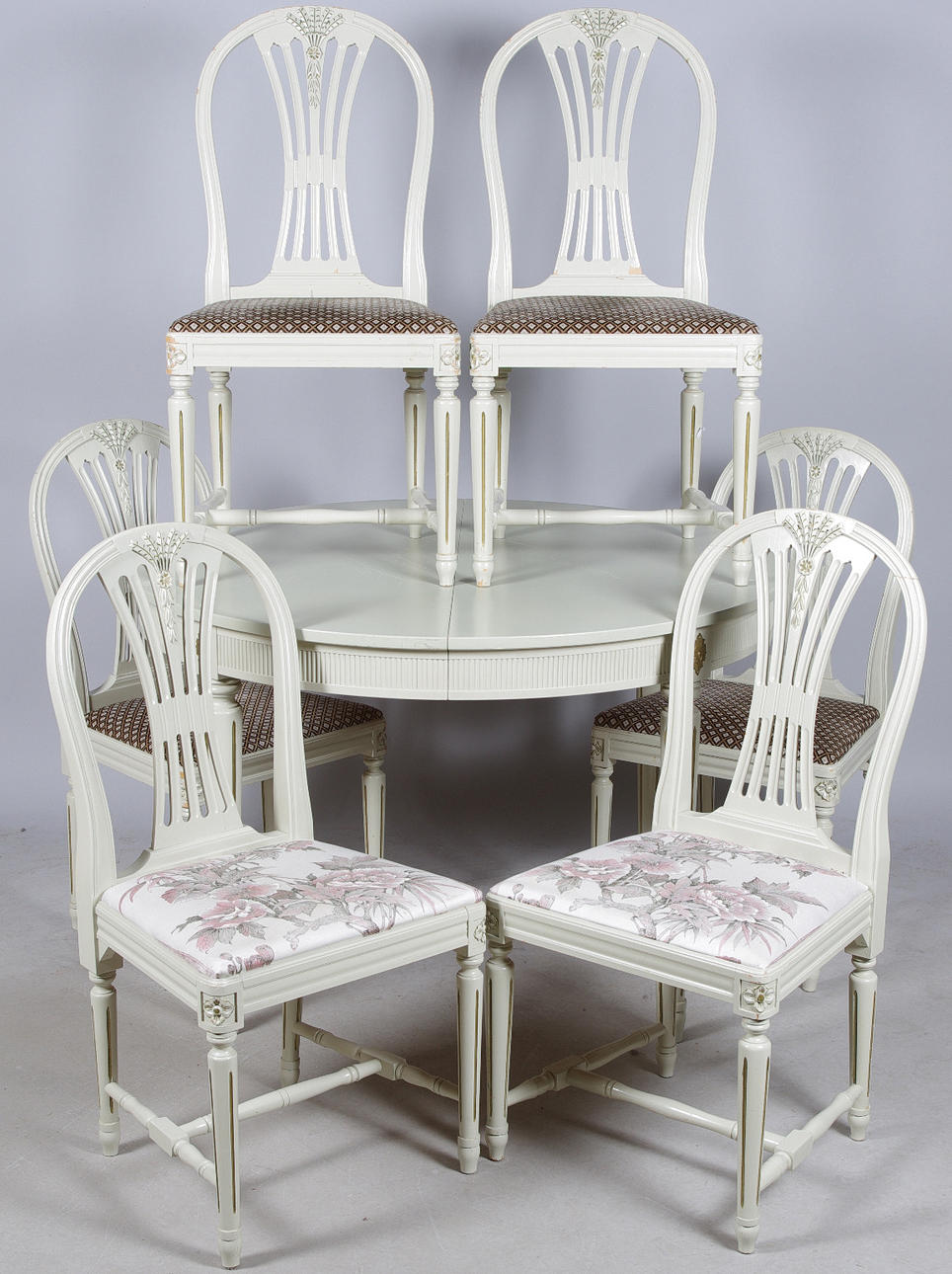 MATGRUPP, "Axet", gråmålat, gustaviansk stil.