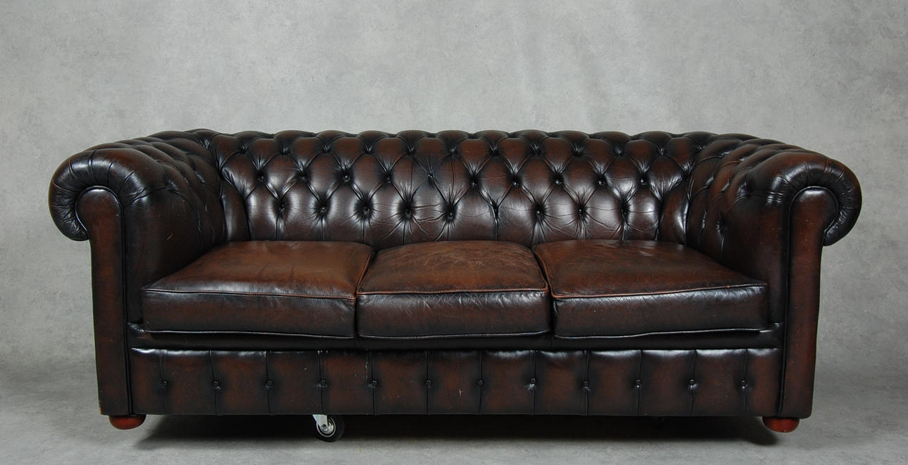 SOFFA, skinn, Chesterfieldmodell, 19/2000-tal.