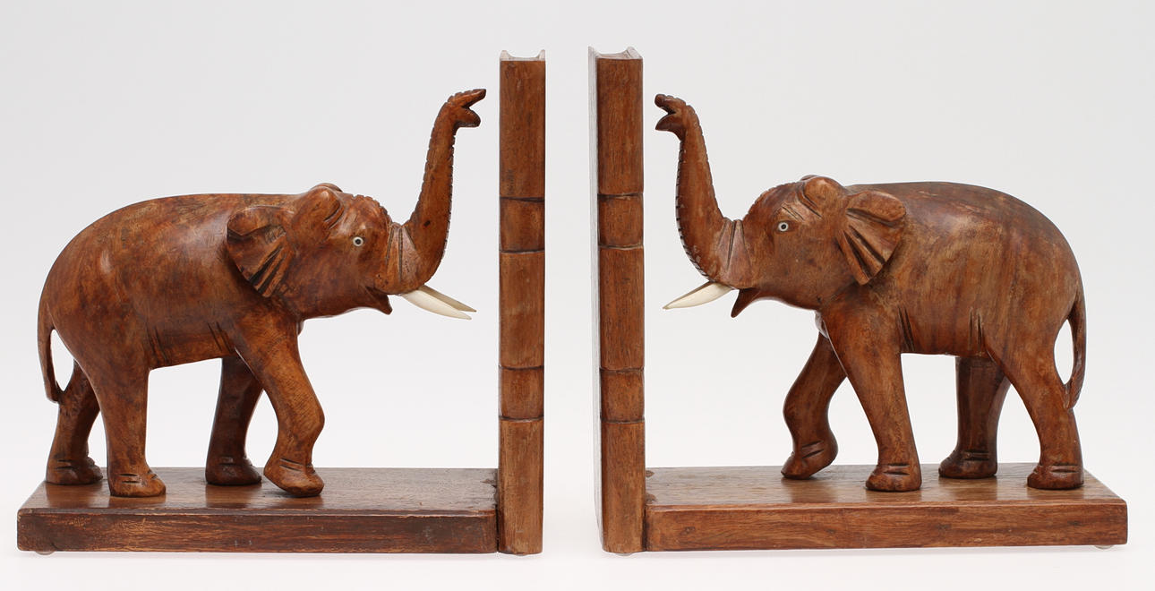 BOKSTÖD 1 par, i form av elefanter, Indien, tidigt 1900-tal.