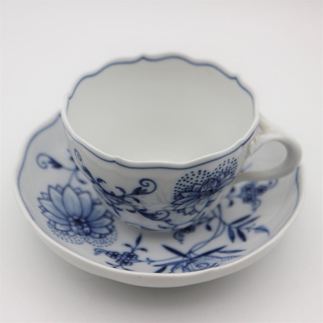 MEISSEN TASSE ZWIEBELMUSTER.