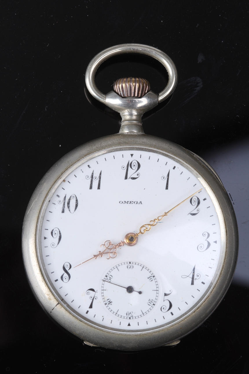 FICKUR OCH ARMBANDUR, Omega och R.W.A.G.