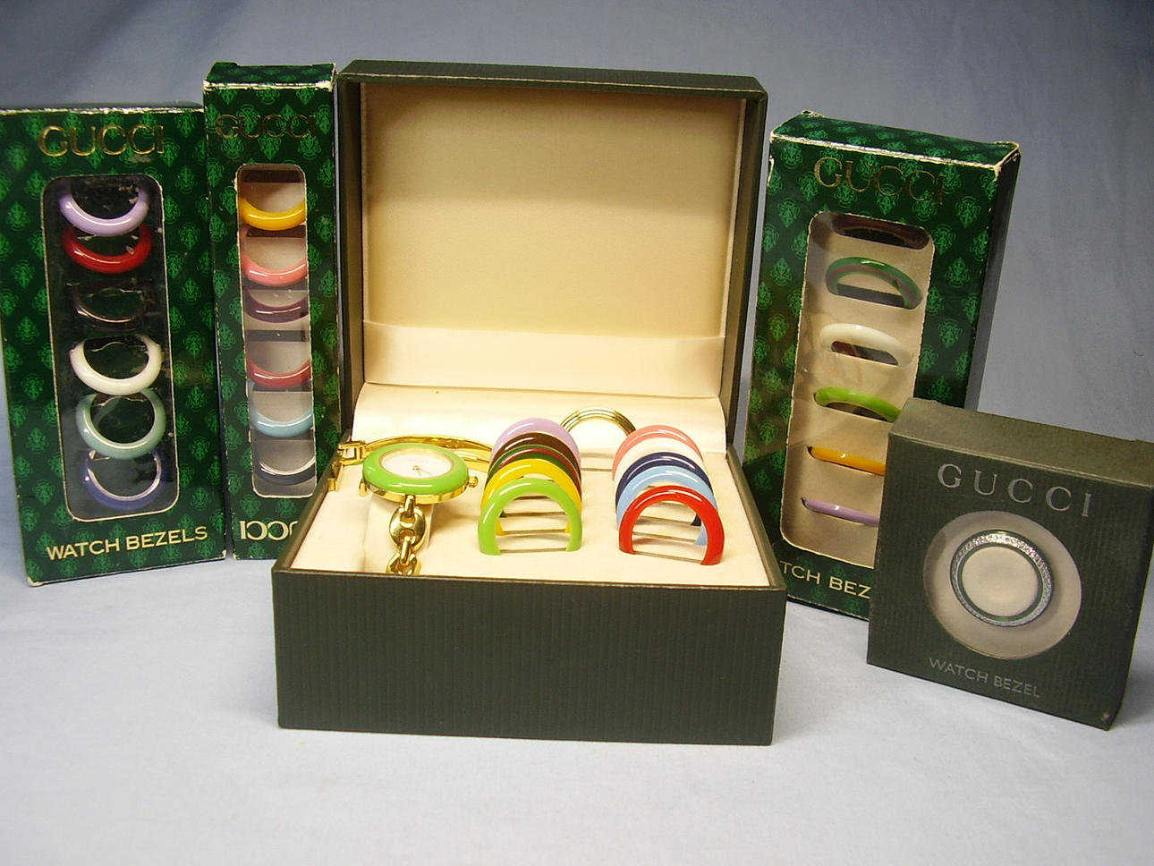 RELOJ DE RELOJ DE PULSERA DE MUJER GUCCI CON MUCHOS CAMBIOS BISEL.