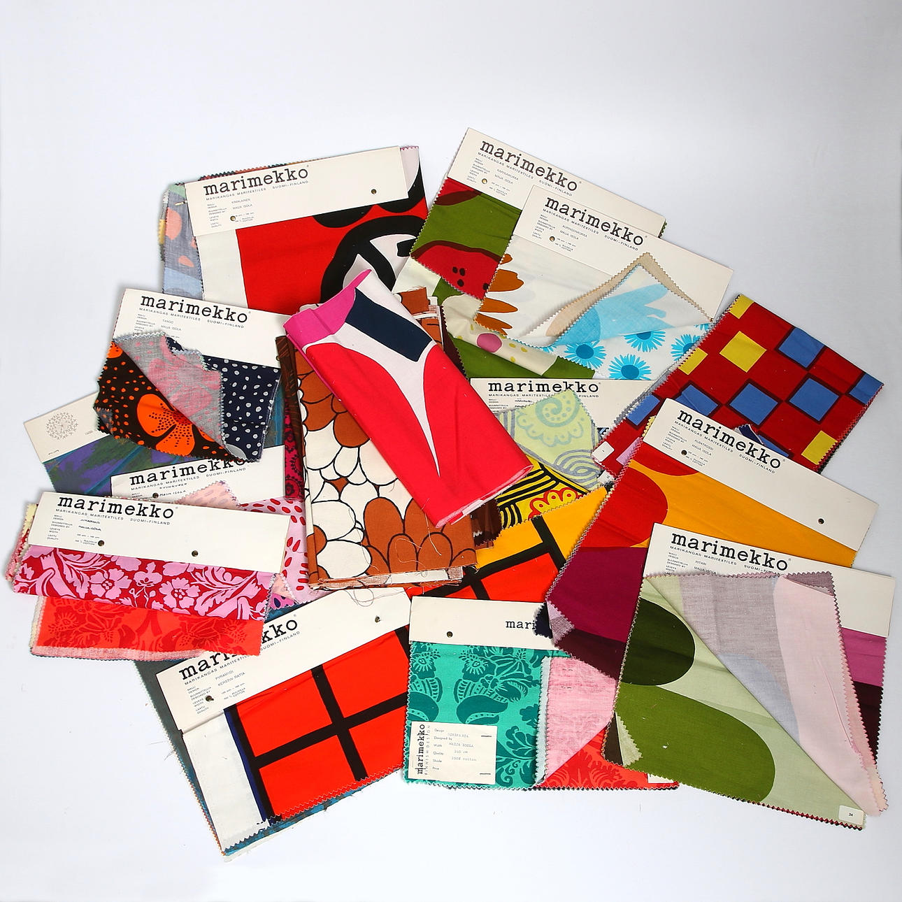 TYGPROVER samt STUVBITAR, bla Marimekko. 1900-talets slut.