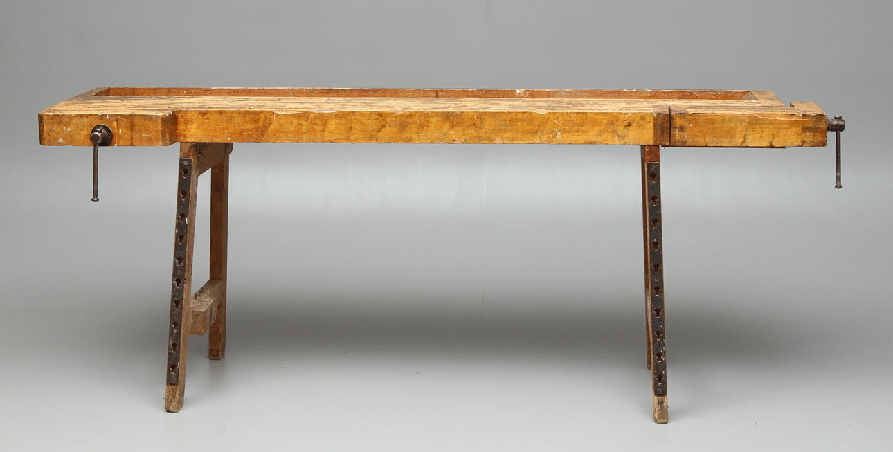 SNICKARBÄNK, 1900-tal.