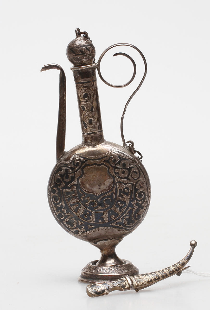 SILVERFÖREMÅL, 2 delar, silver och niello, Ryssland.