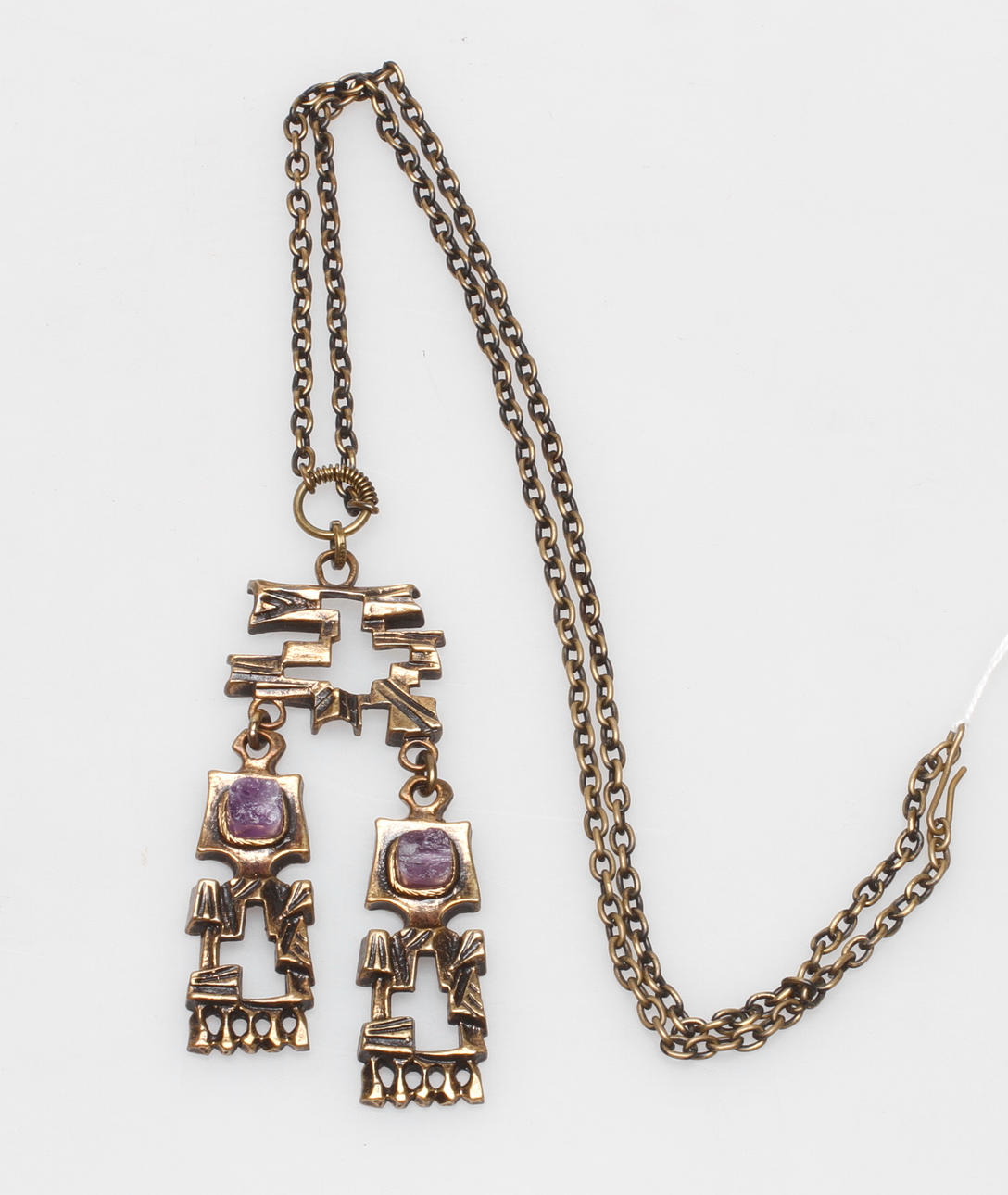 HALSSMYCKE, brons och ametister, Peter Sarpaneva, Finland.