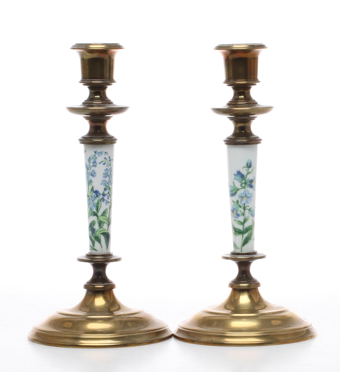 LJUSSTAKAR, ett par, mässing och porslin, Skultuna.