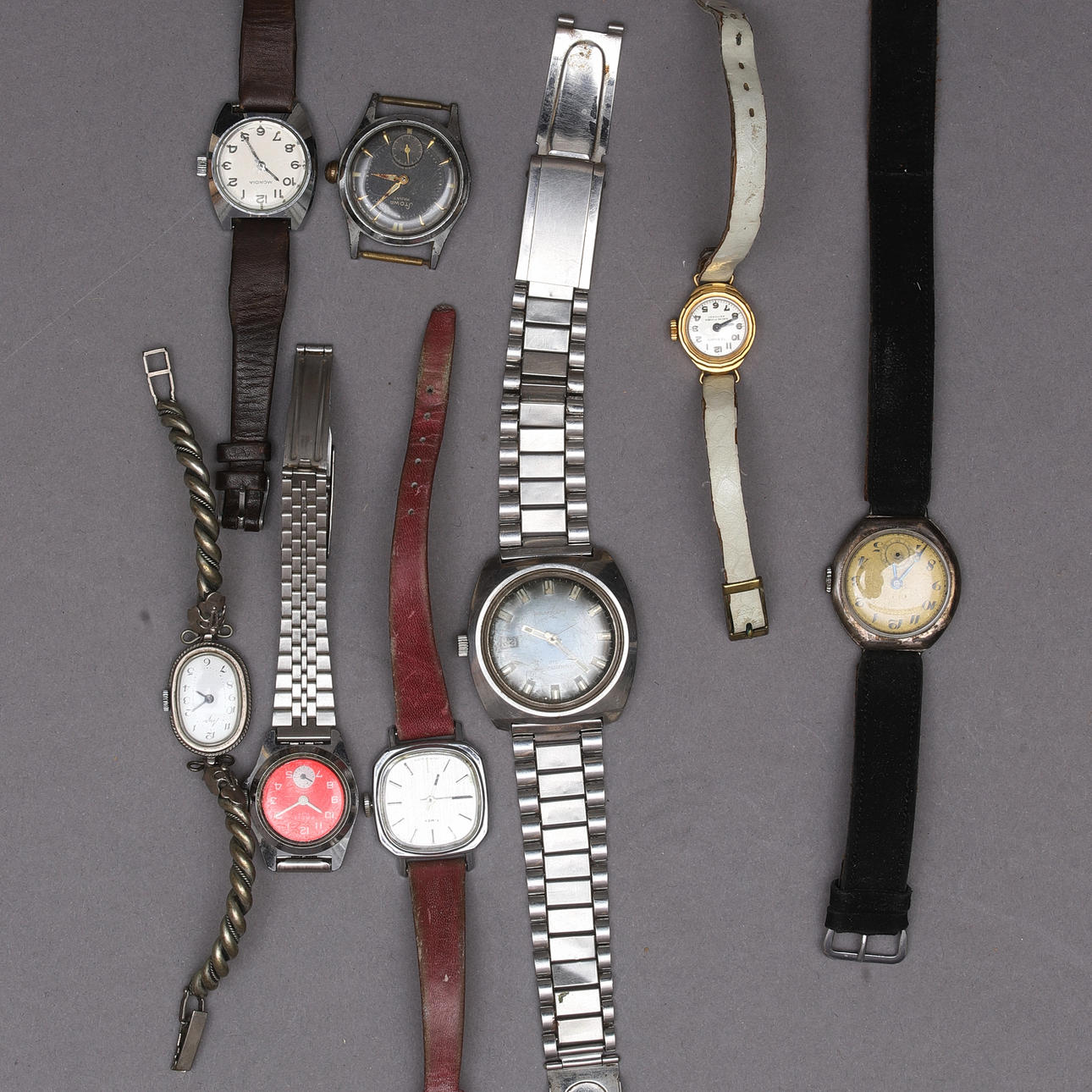 A Collection ARMBANDSCOURS, 8 pcs, manual, defective.