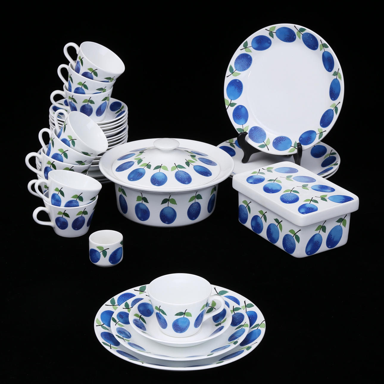 STIG LINDBERG. "Prunus", 35 delar, Gustavsberg.