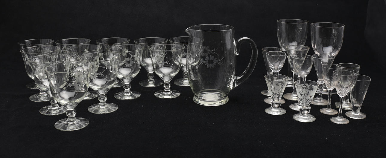 GLAS, 26 delar, 1900-talets mitt.