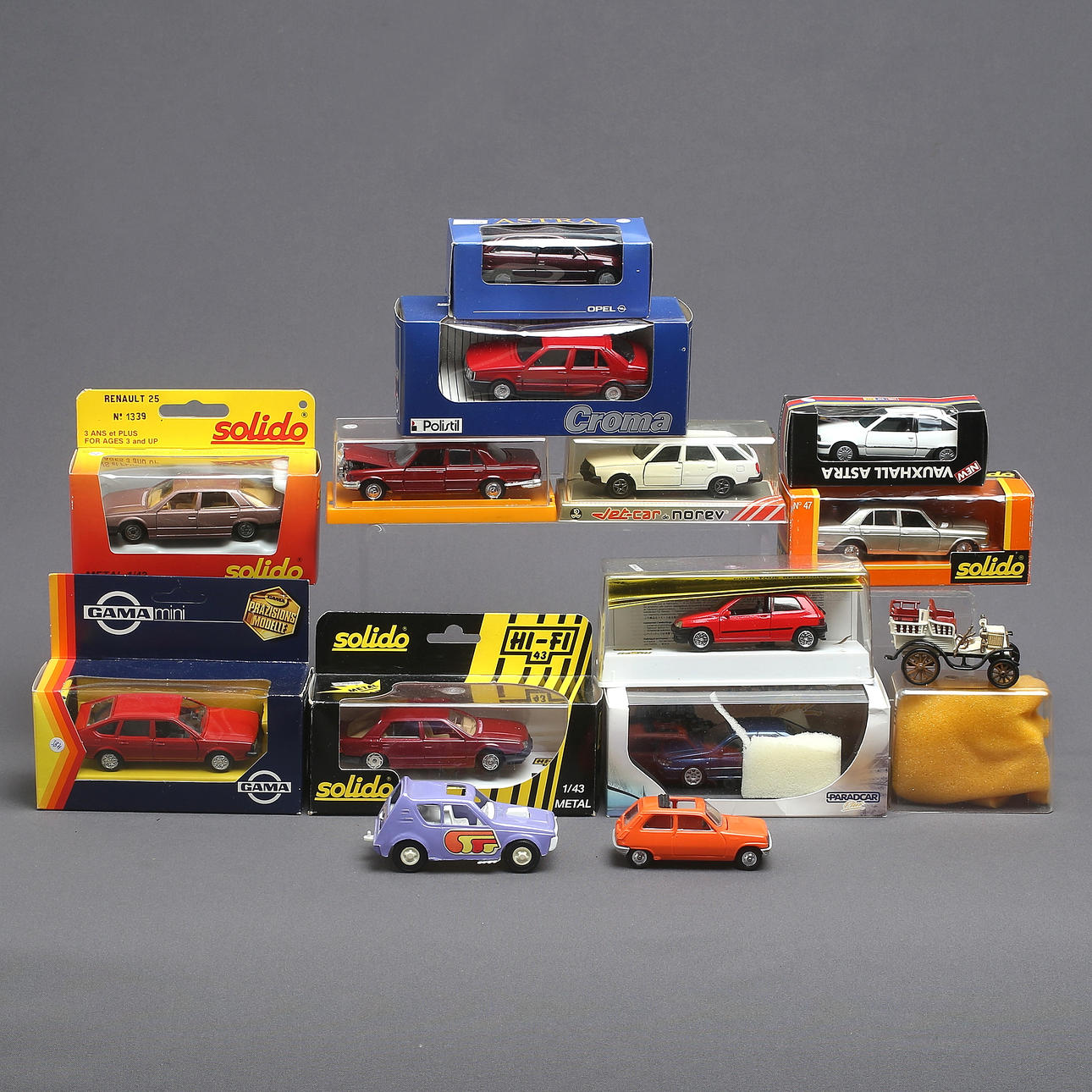 MODEL CARS about 14, mostly original boxes. Toys - Auctionet