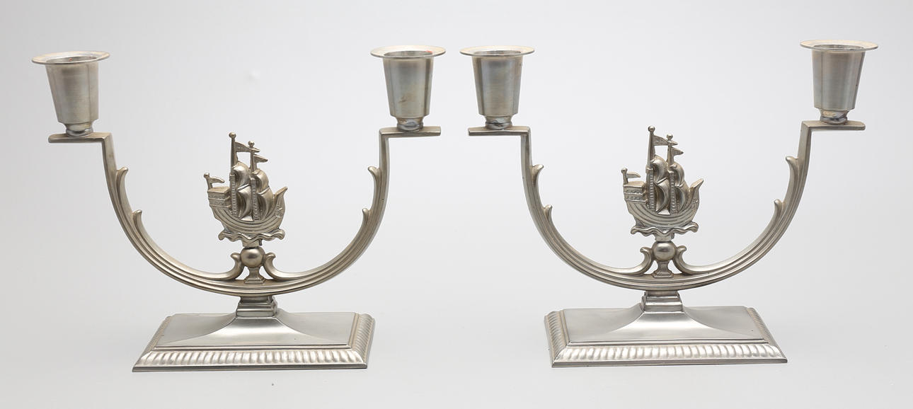 LJUSSTAKAR, ett par, tenn, C G Hallberg, 1939.