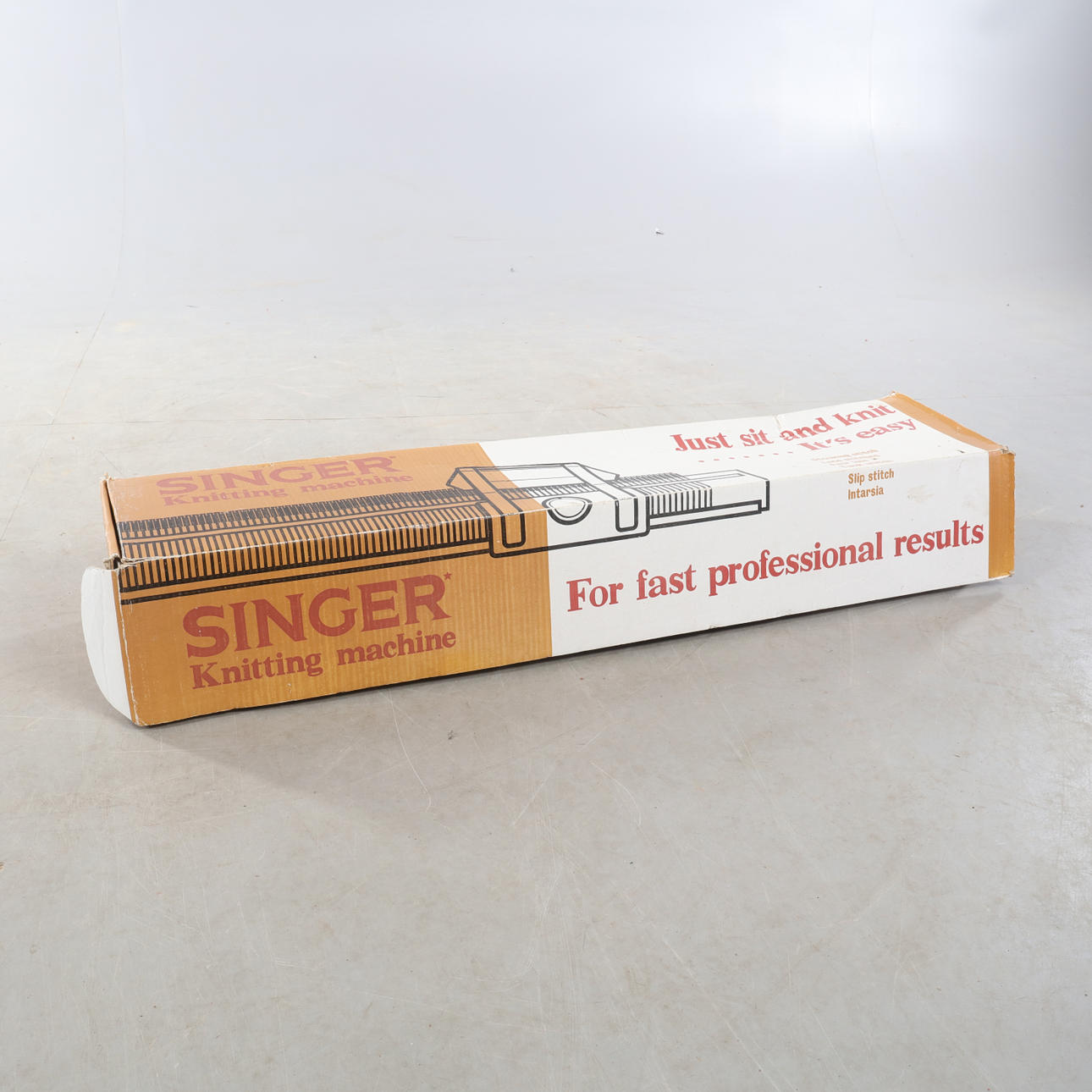 STRICKMASCHINE, Singer.