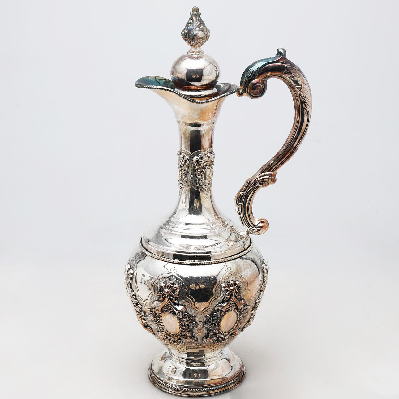 Metallkanna i viktoriansk stil, 1900-tal.