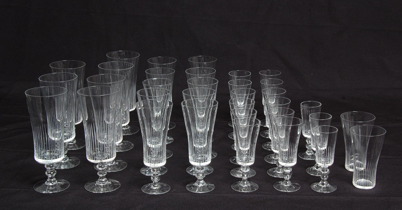 GLASSERVIS, 34 delar, " Chevalier " Bengt Orup, Johansfors.