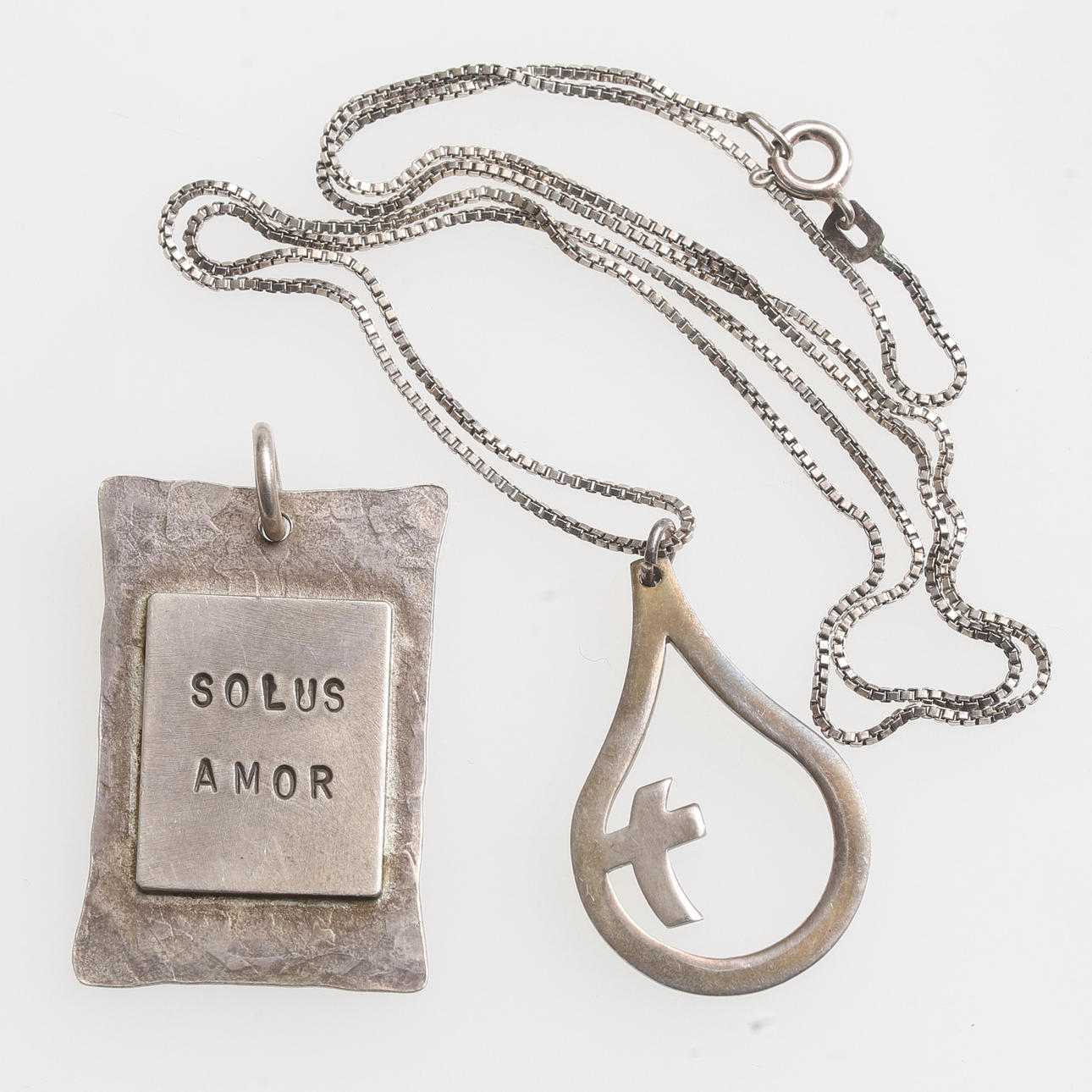 ANHÄNGER mit Kette, 3-teilig, Silber.