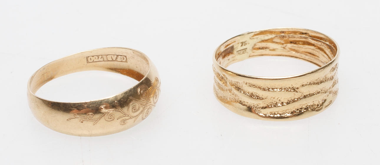 RINGAR, 2 st, 18k guld, vikt ca 2,5 gr.
