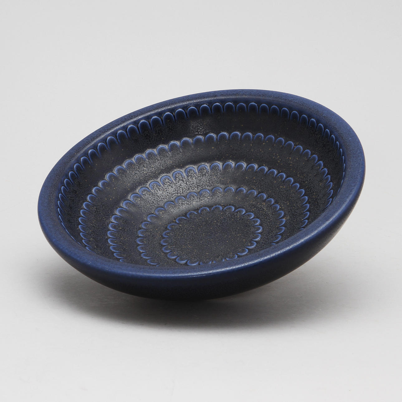 SKÅLFAT, stengods. Wilhelm Kåge Gustavsberg. Signerat.