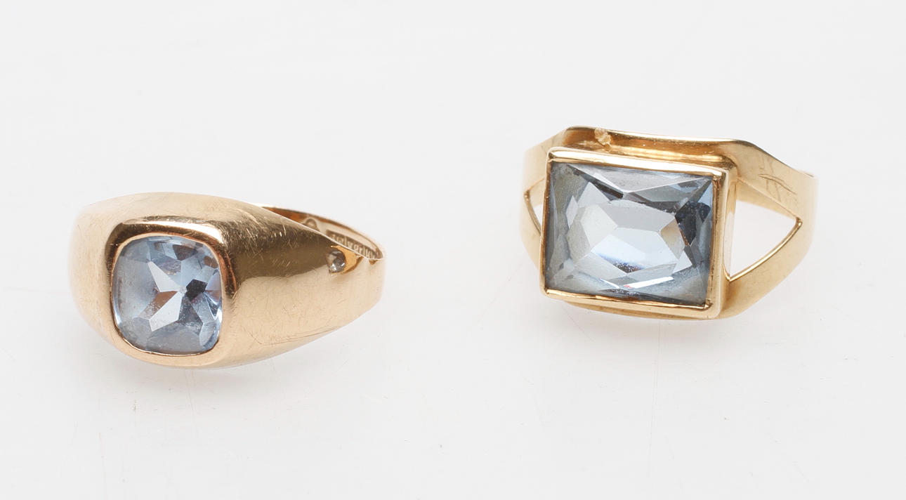 RINGAR, 2 ST, 18k guld, total vikt ca 5,9 gr.