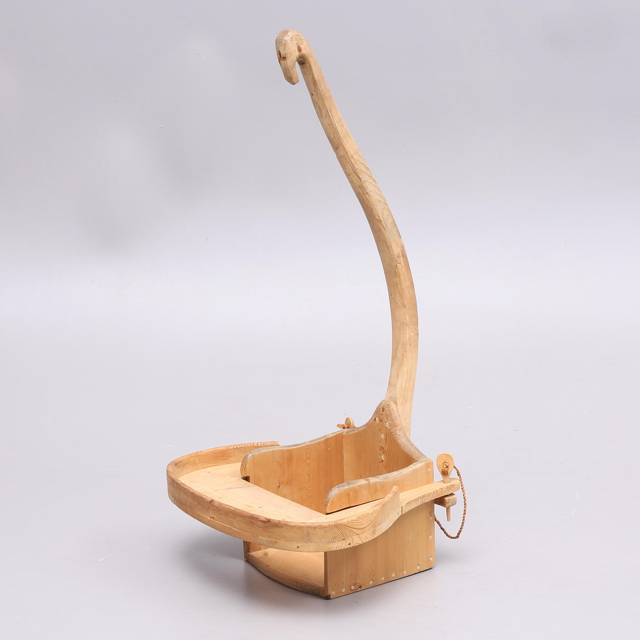 BØRNESTOL, træ, 1900-tallet.