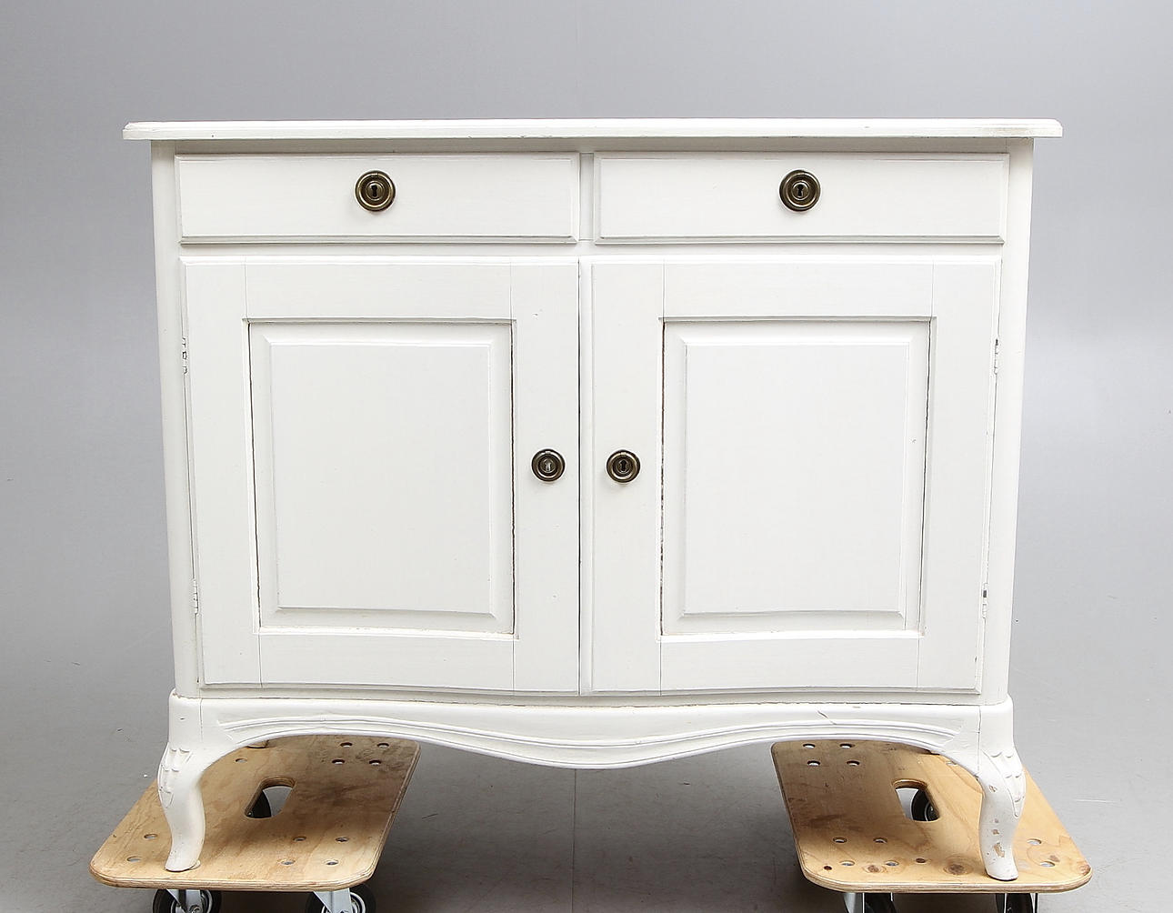 SKÄNK, rokokostil. 1900 talets början.