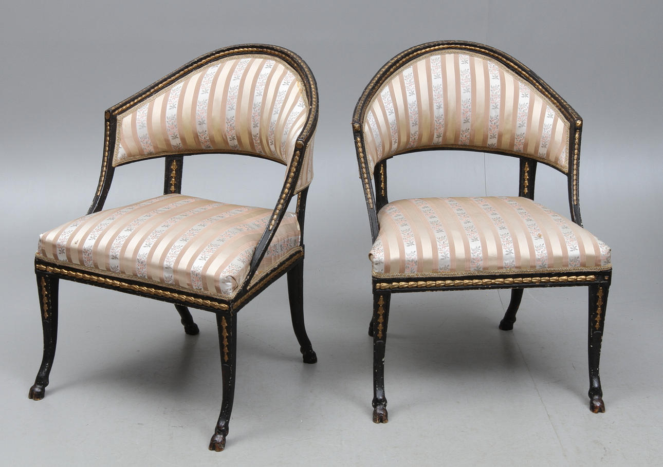 BALJFÅTÖLJER, ett par, sengustavianska stockholmsarbeten.