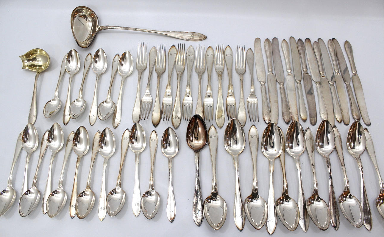 BESTICK 128 delar nysilver.