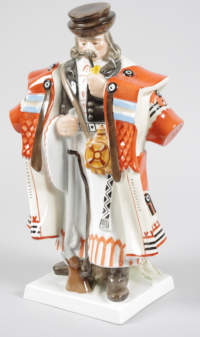 PORSLINSFIGUR, rökande man, Herend.