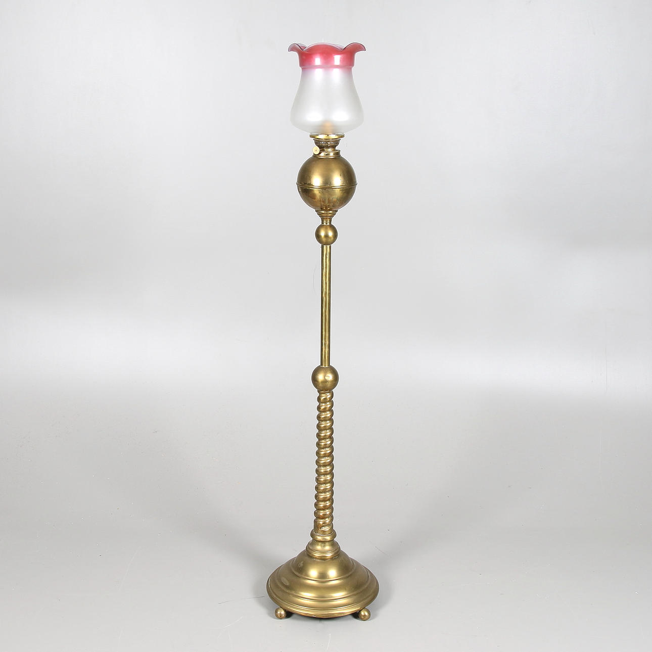 GOLVLAMPA, fotogen, Jugend. 1900-talets början.