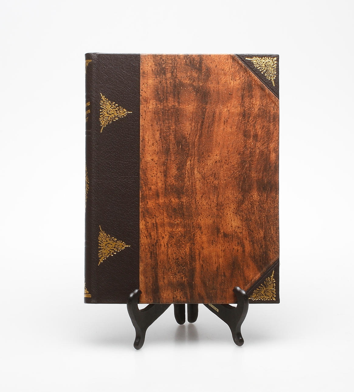 BOK, "Husqvarna Hagelvapen 1877-1977", Jubileumsupplaga nr. 820/1000, 1977.