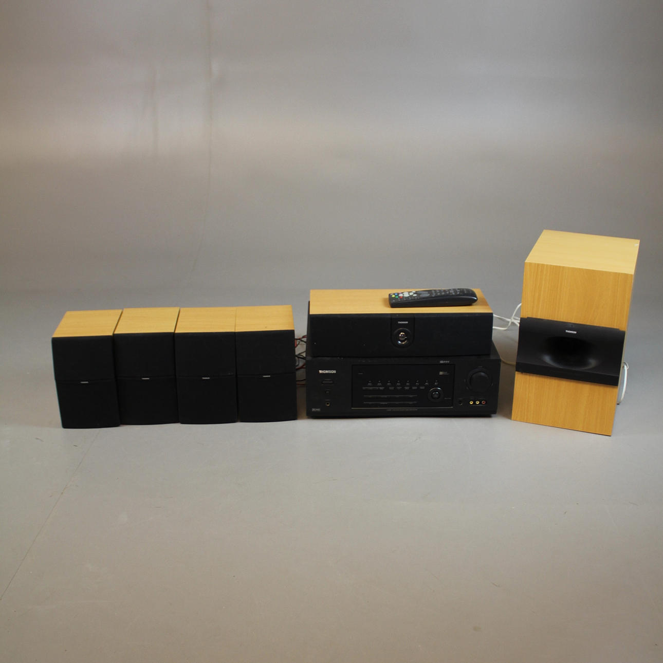 HEIMEMPFÄNGER Thomson DPL 550 HT mit Lautsprecher.