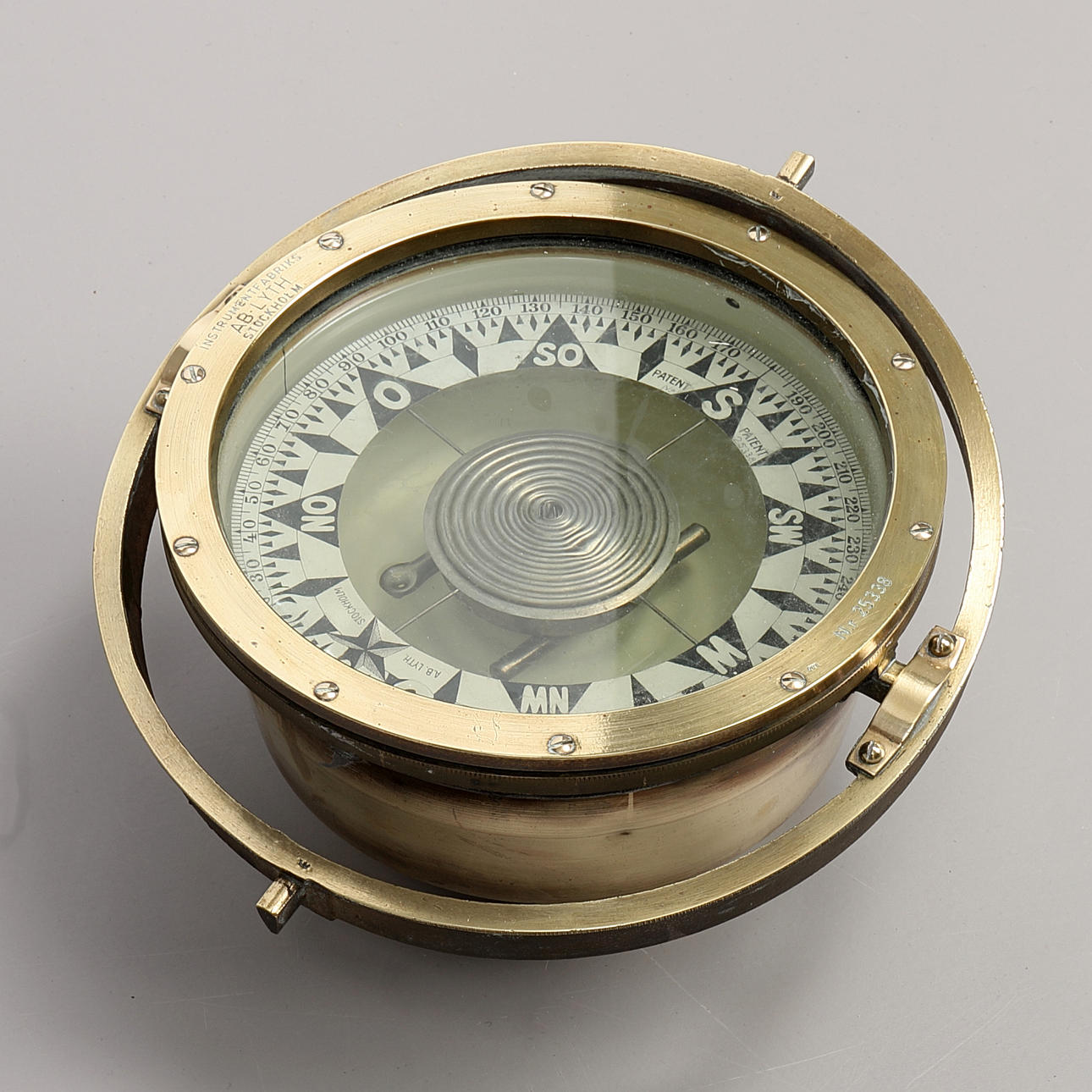LIQUID COMPASS.