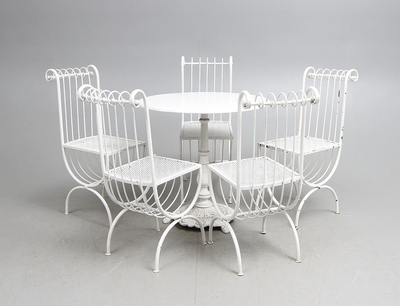 TRÄDGÅRDSMÖBLER, 6 delar. Gjutjärn. 1900-tal.