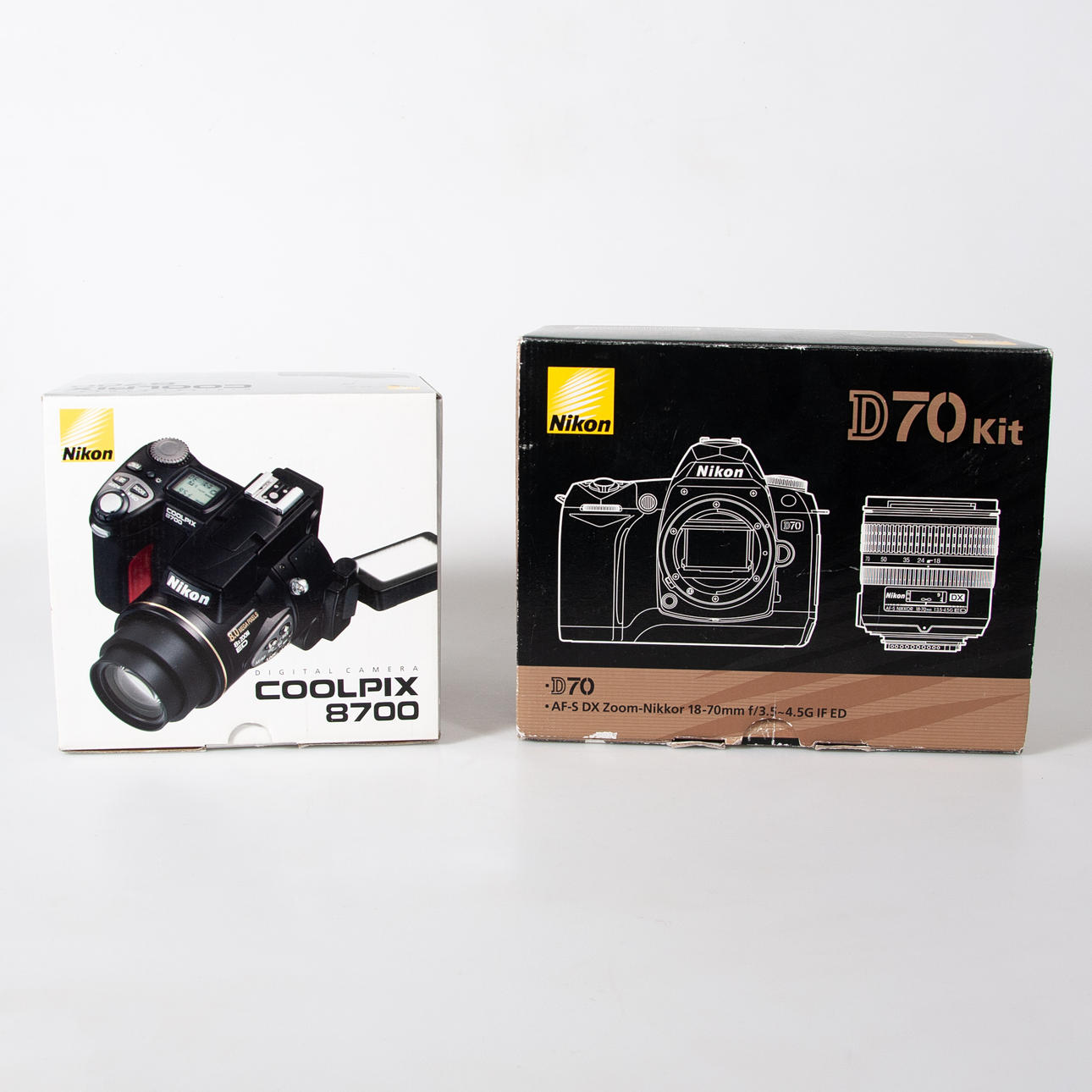 CAMARAS DIGITALES, Nikon Coolpix 8700 y D70.