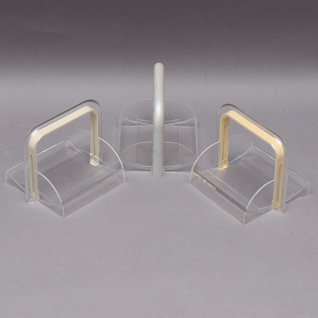 SERVILLETERO, 3 piezas, plástico, Guzzini, Italia.