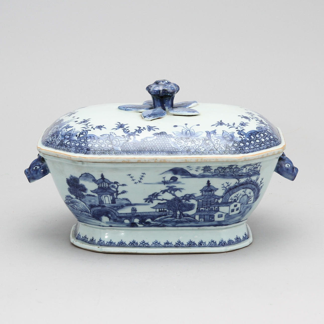 LOCKTERRIN, porslin, Kina, Qianlong, 1700-tal.