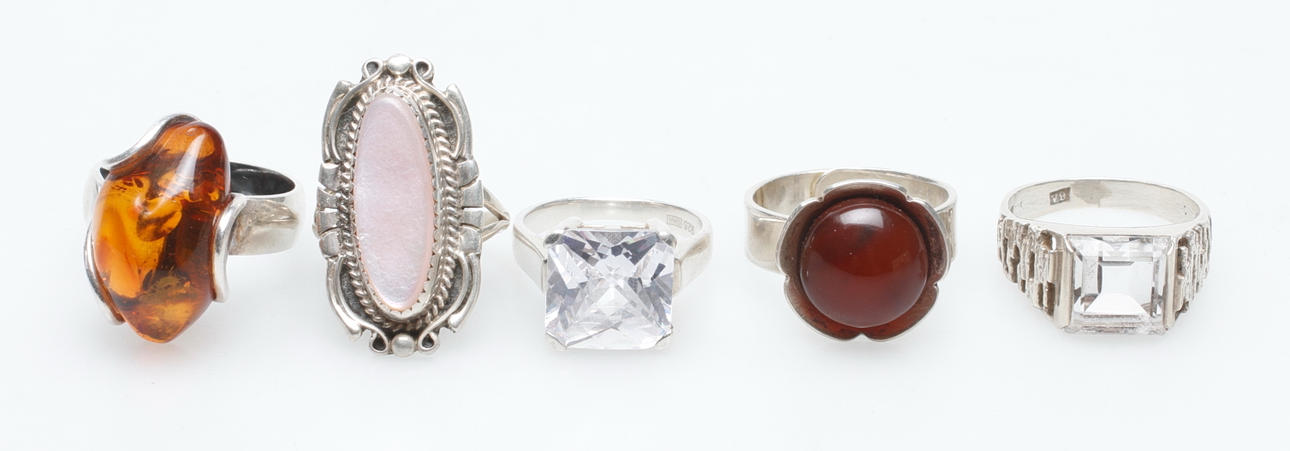 RINGAR, 5 st, silver med stenar, 1900-tal.