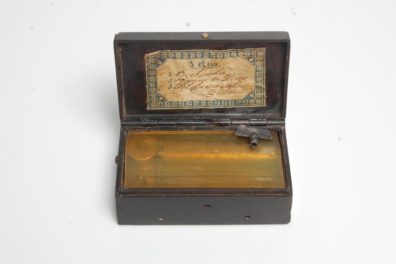 SPELDOSA, Frankrike med relief av Napoleon, 1800-tal.