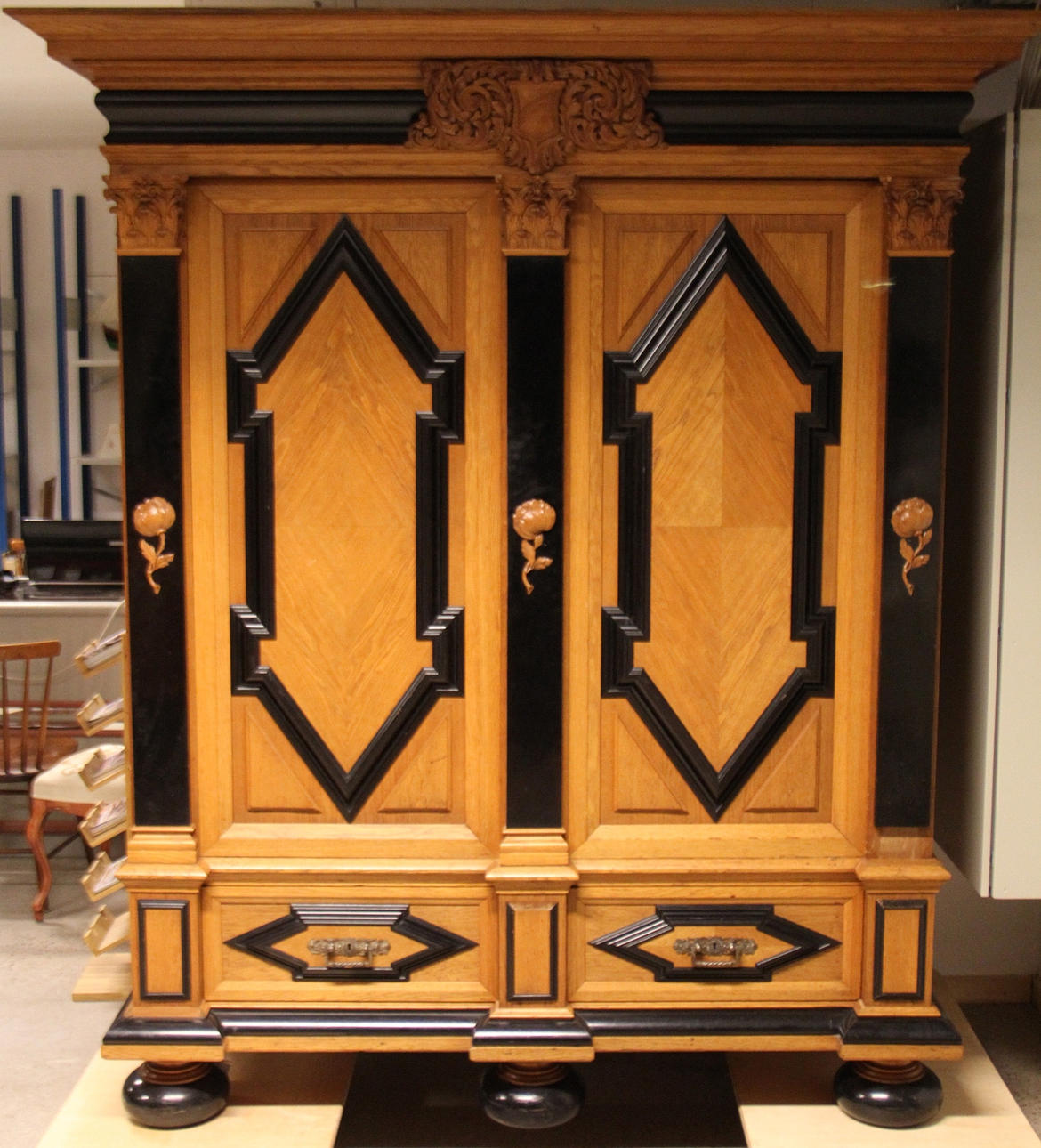 SKÅP, Barockstil, Carl Johansons Möbleringsaffär, Stockholm.