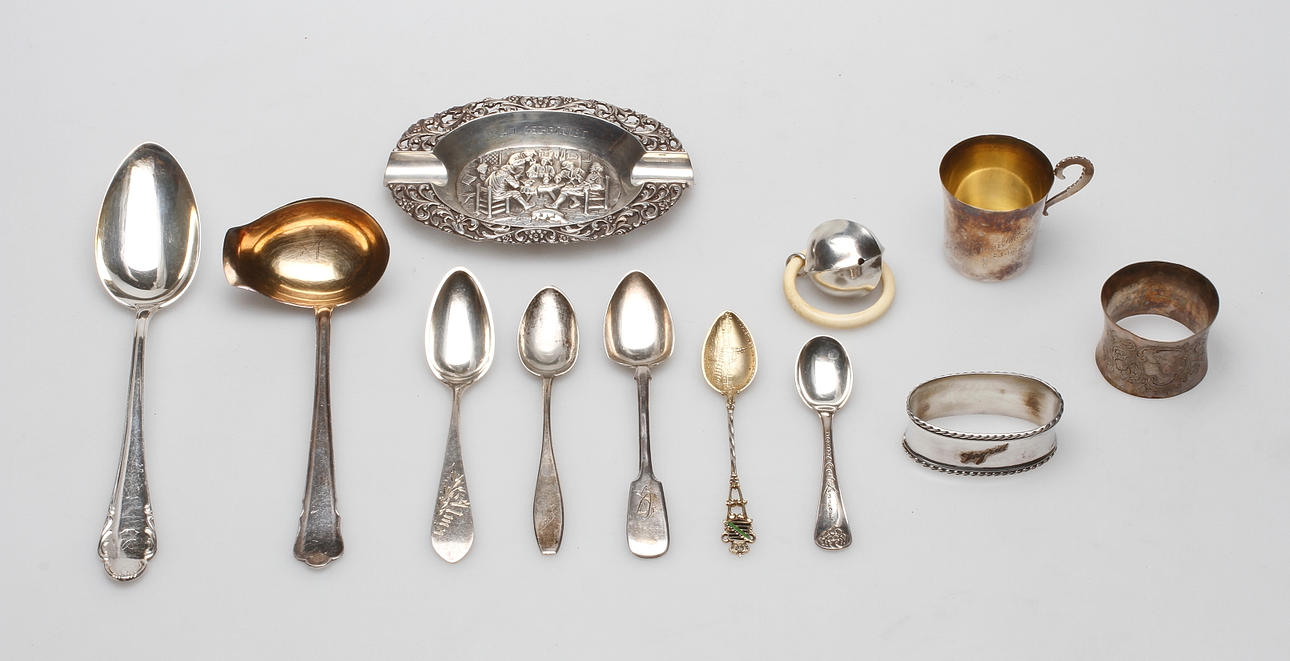 SILVERFÖREMÅL, 12 delar, silver, vikt ca 350 gram.