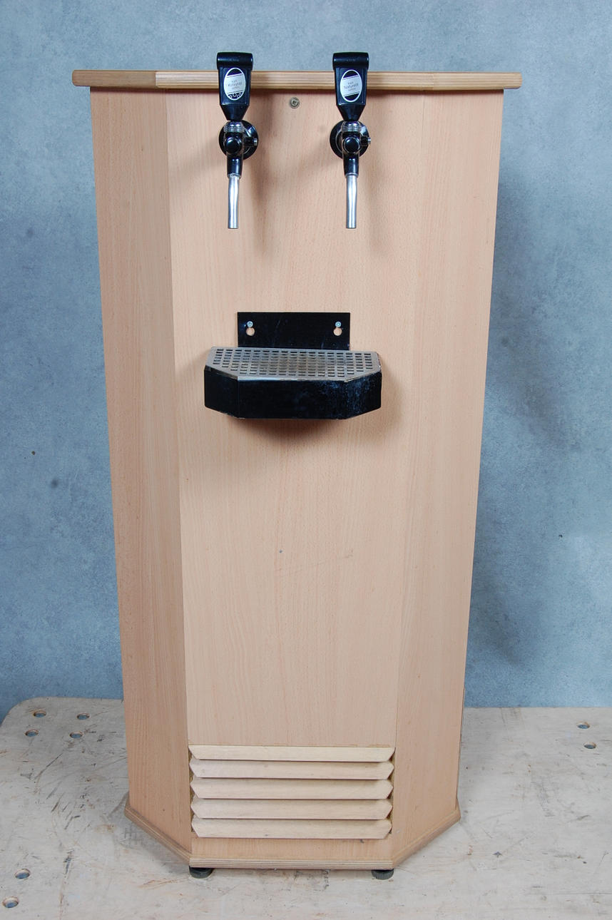 VATTENAUTOMAT, " Aqua Interiör," möbelmodell, kyla för naturellt och kolsyrat vatten.