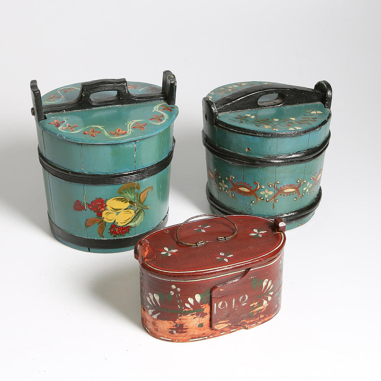 TRÄHINKAR, 2 st samt SVEPASK, allmoge. 18/1900-tal.