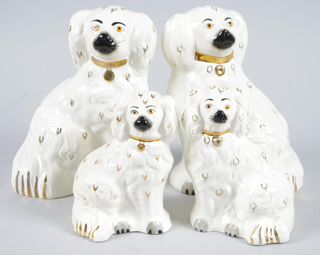 PORSLINSFIGURER, 4 stycken engelska hundar, Besswick.